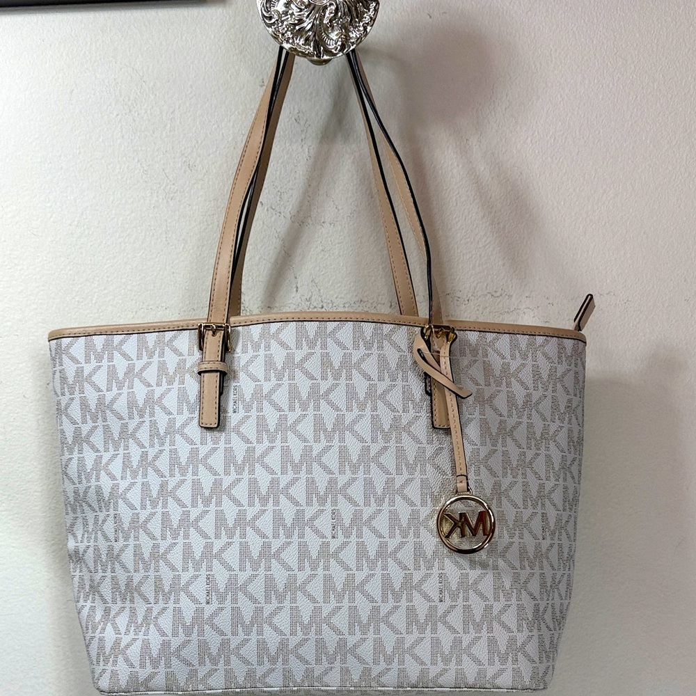 (B7) Michael Kors Monogram Logo Large Tote Bag in Caramel.